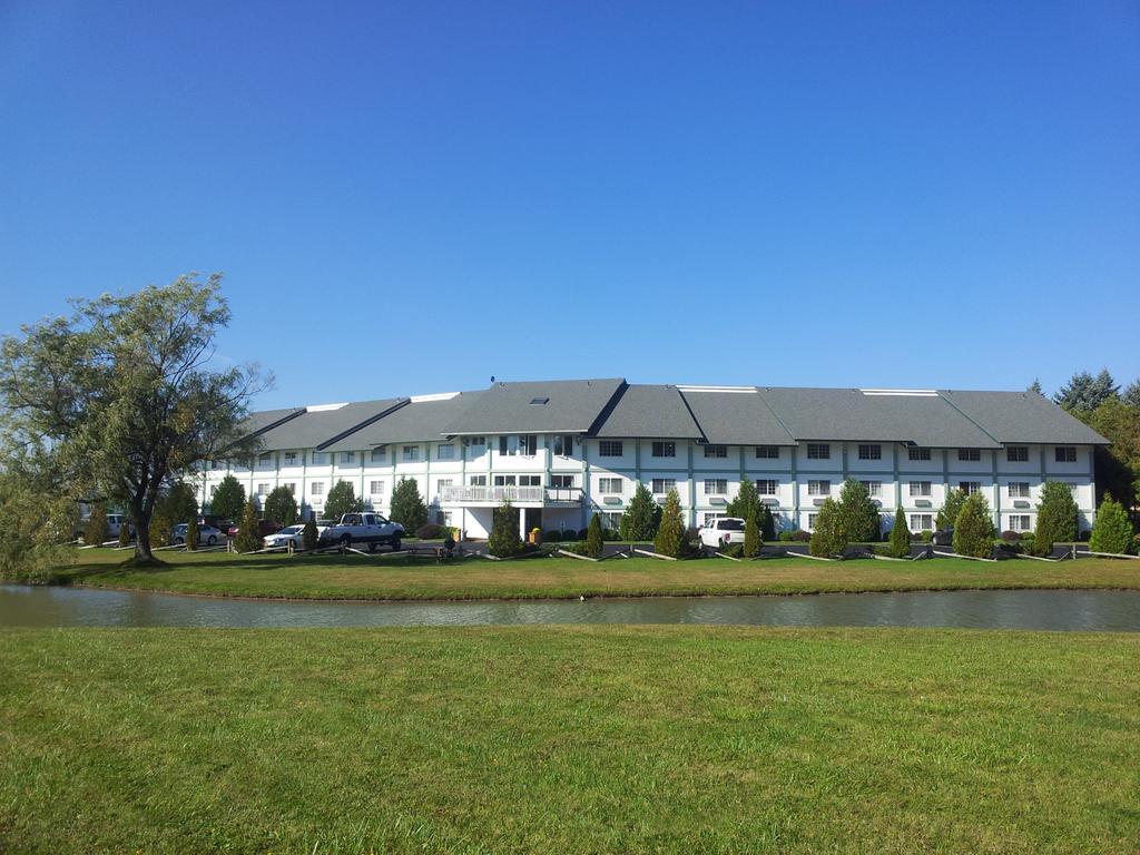 Days Inn By Wyndham Shelburne/Burlington Exteriör bild