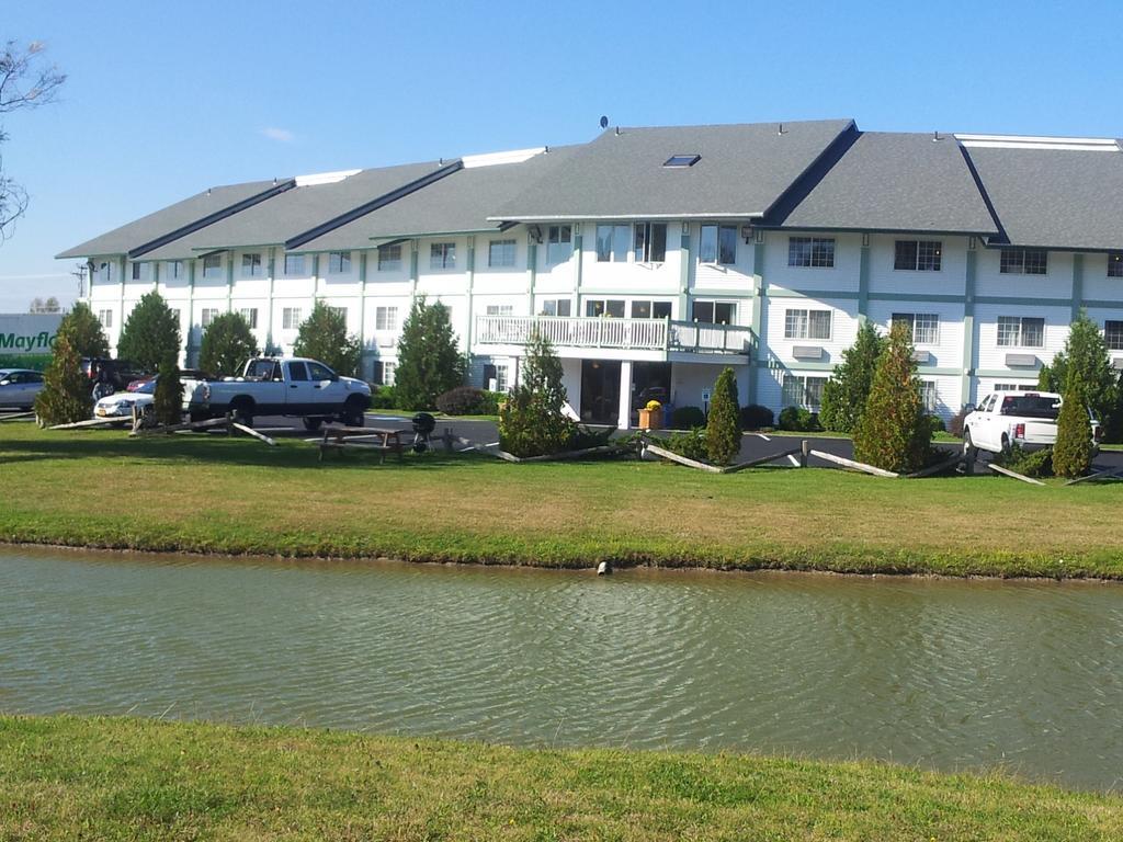 Days Inn By Wyndham Shelburne/Burlington Exteriör bild