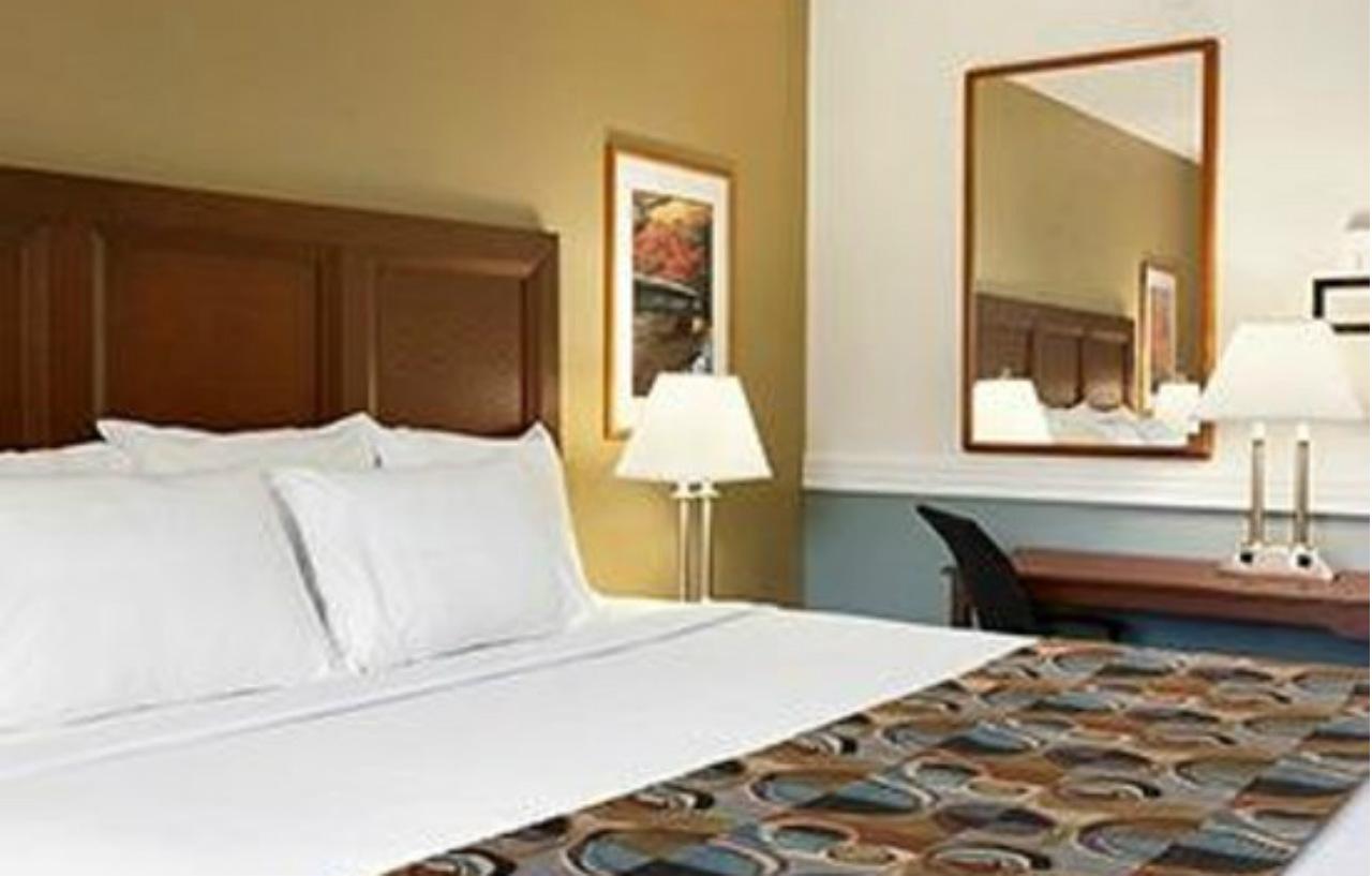 Days Inn By Wyndham Shelburne/Burlington Exteriör bild